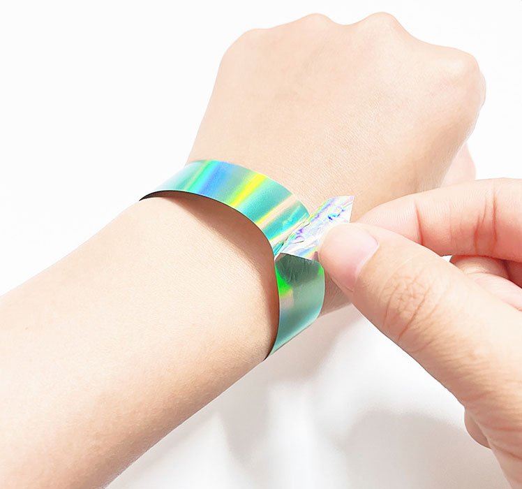 Pulseras Tyvek con cierre adhesivo suave